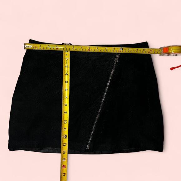 Aqua black leather mini skirt - Picture 4 of 5